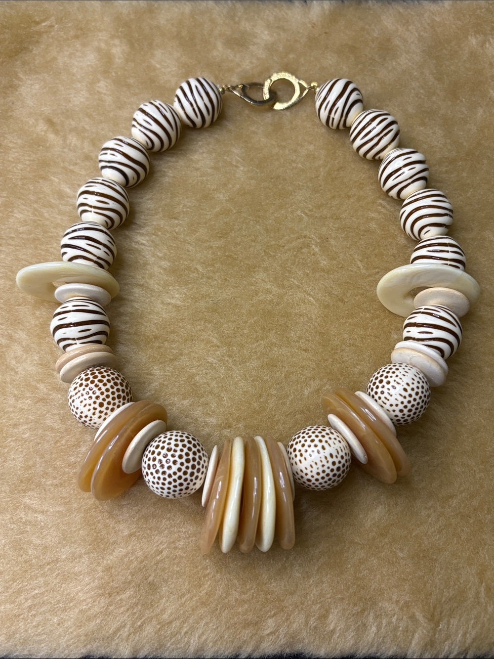 Vintage Les Bernard chunky acrylic statement necklace